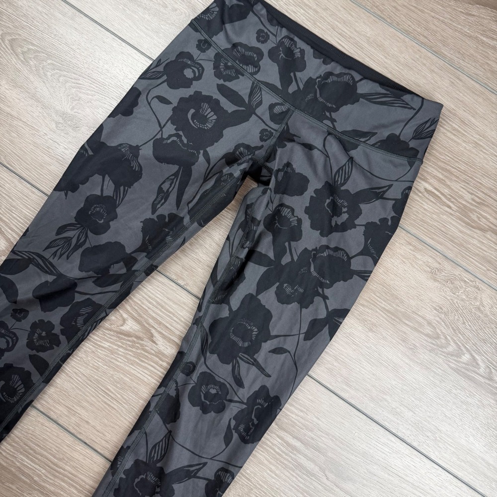 Lululemon Womens Wunder Under Crop Floral Print Leggings Gray Black Size 6